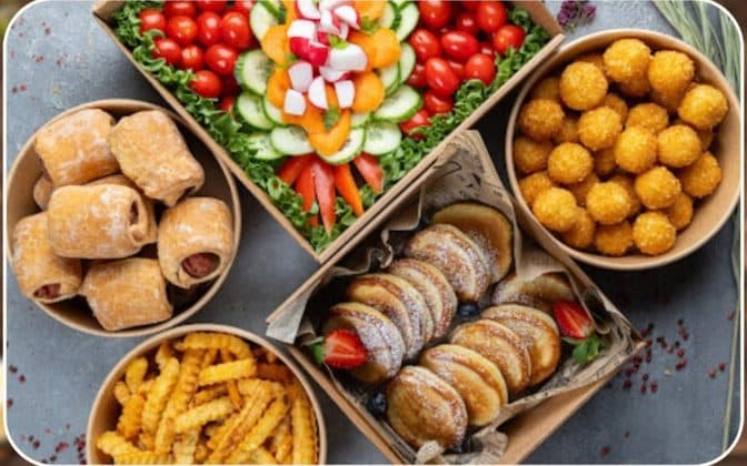 Cateringi toidud: viineripirukad, juustupallid ja juurviljad